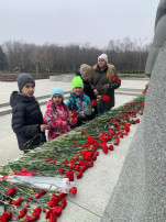  Возложение цветов.